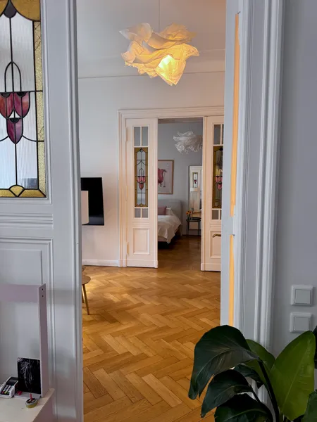 Wunderschöne Altbauwohnung Ku’damm / Meyerinckpl.- Balkon,Parkett — photo 1